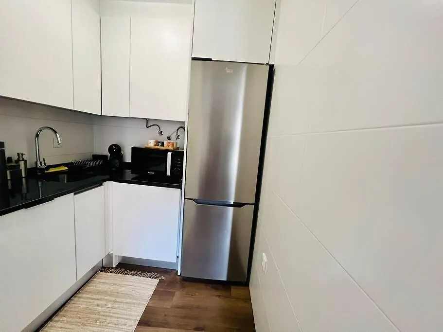 ליסבון Modern Comfort Within Ancient Streets 0*,